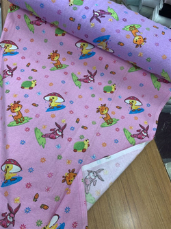 Pembe Ördek Ve Diğer Hayvanlar Desenli Pazen Tek En