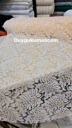 Somon Geniş Çiçek Desenli Güpür Kumaş
