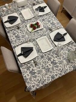 Çiçek Desenli Sıvı Geçirmez Keten Masa Örtüsü Gri