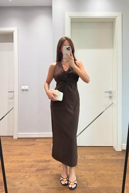 HALTER YAKA DEKOLTELİ ELBİSE-KAHVERENGİ