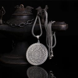 Mührü Süleyman ve Sureler İşlemeli Gümüş Kolye