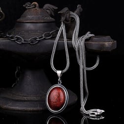 Oval Kesim Kırmızı İnşirah Gümüş Kolye