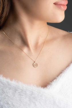 14 Ayar Altın Sarmal Parıltı Kolye