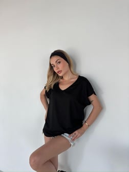 Kadın Siyah V Yaka Tişört