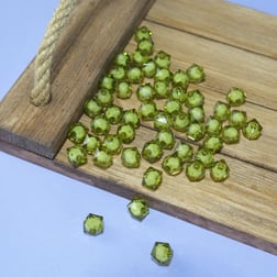 10 MM Yeşil İçi Boncuklu Akrilik Küp Model Kübik Boncuk Takı Çanta Yapım Boncuğu (500gr , ~1100 Adet)