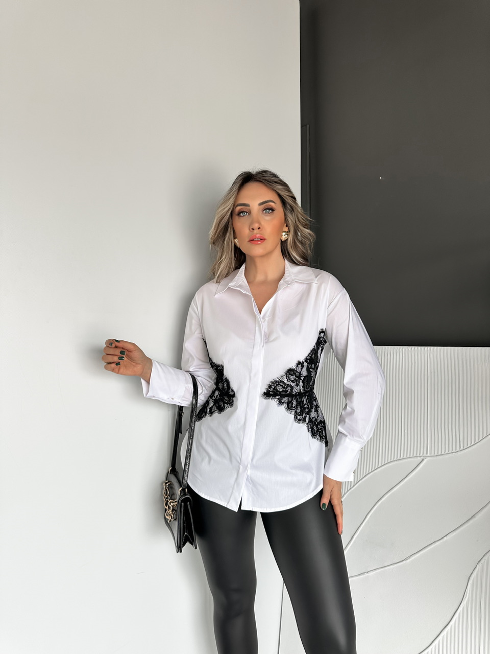 Beyaz Dantelli Bağlamalı Gömlek