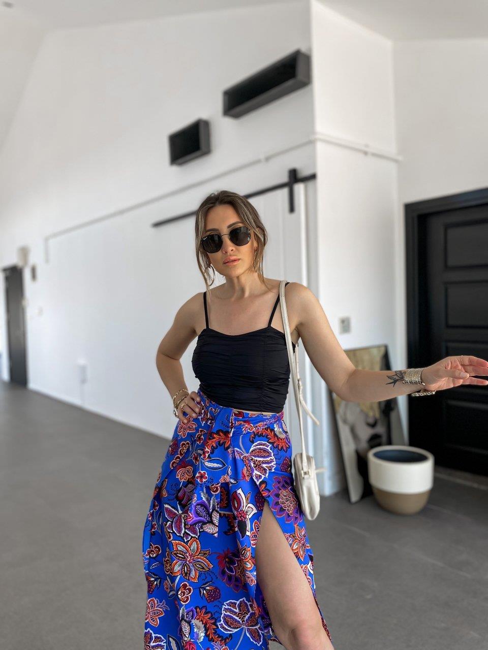 Siyah İp Askılı Drapeli Crop
