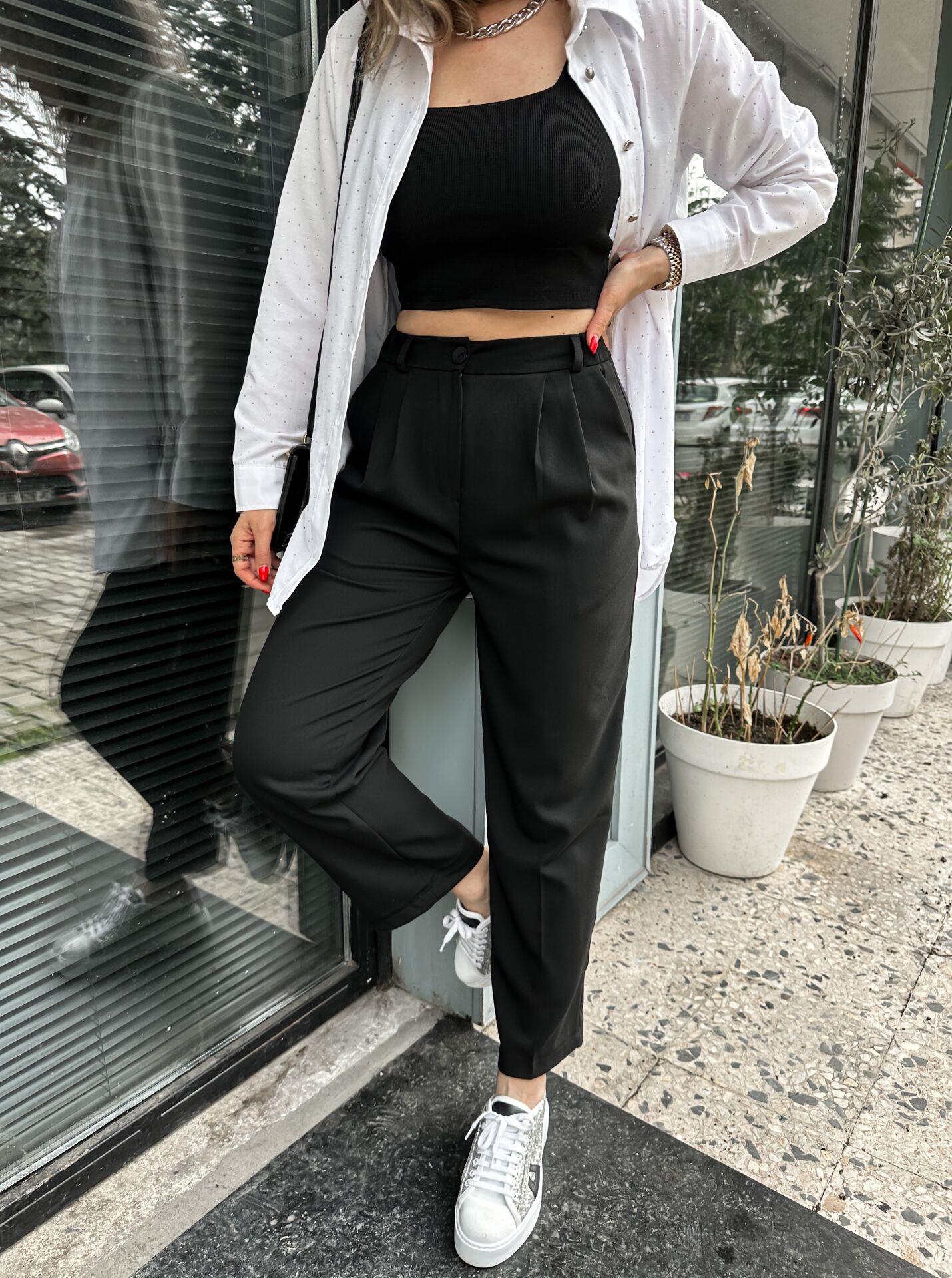 Siyah Tek Düğme Düz Paça Pantolon