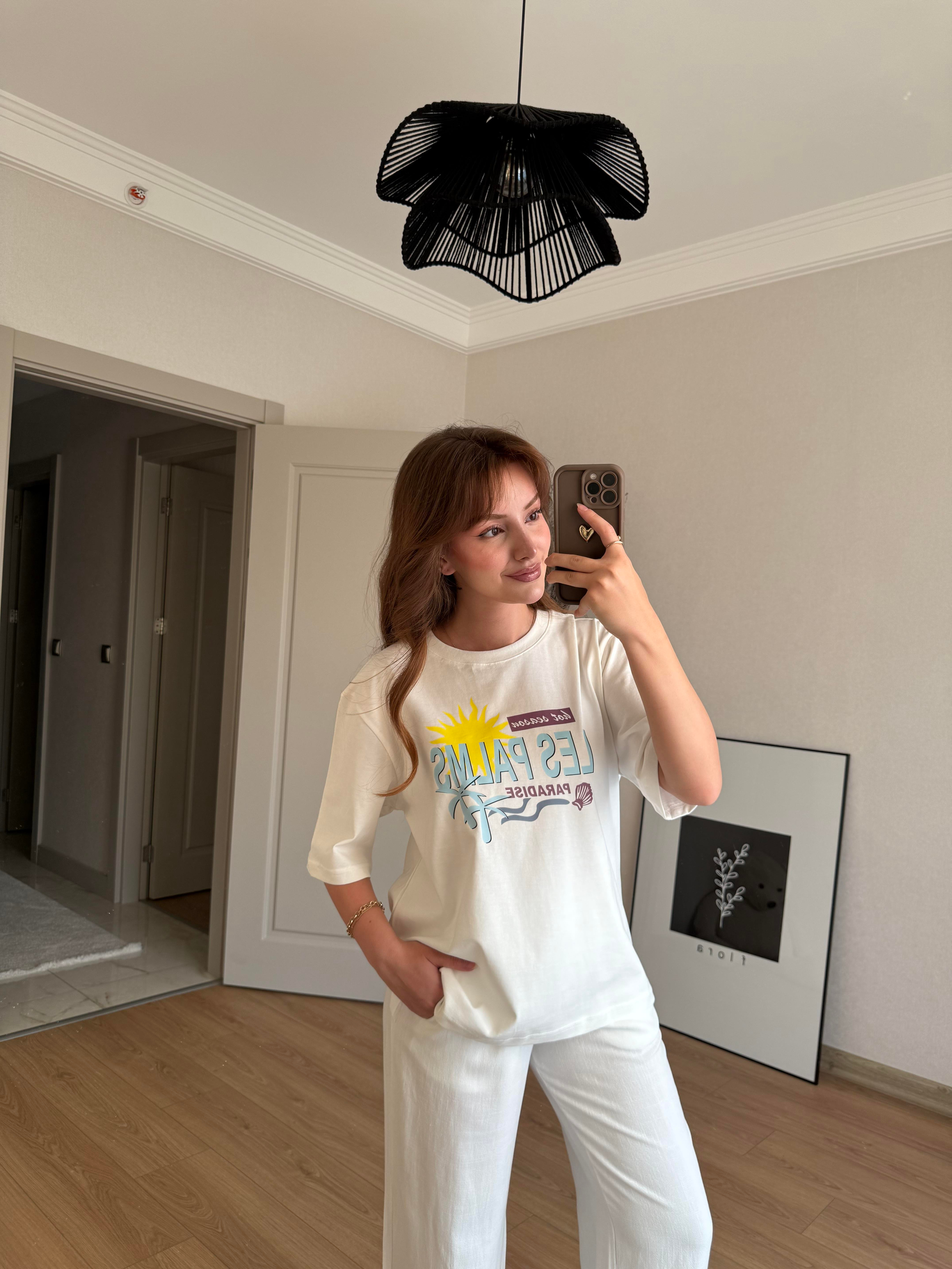 ÜST GİYİMECMEL BAŞARANBEYAZ LES PALMS BASKILI TİŞÖRT