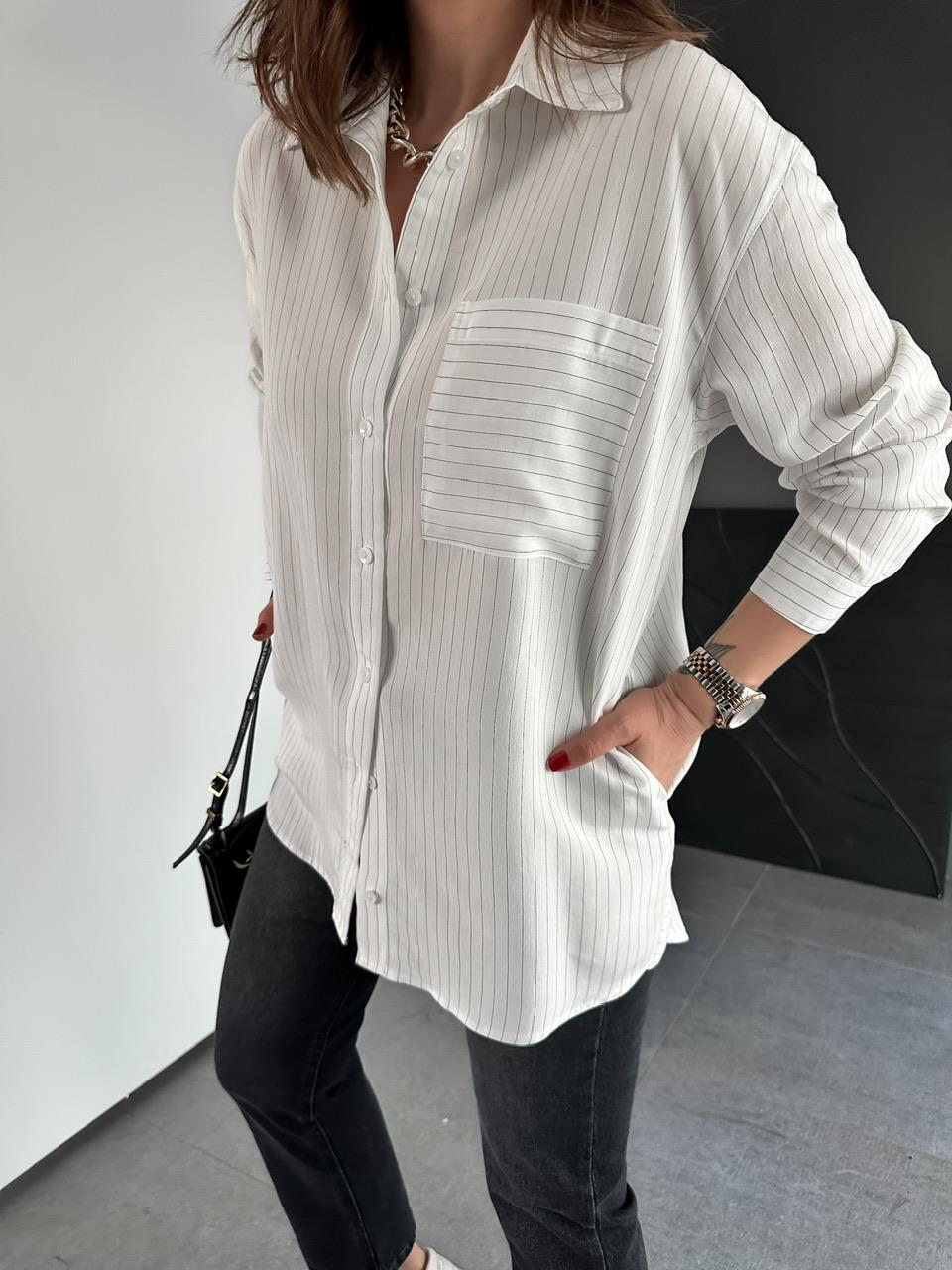 Beyaz Çizgili Cepli Basic Gömlek