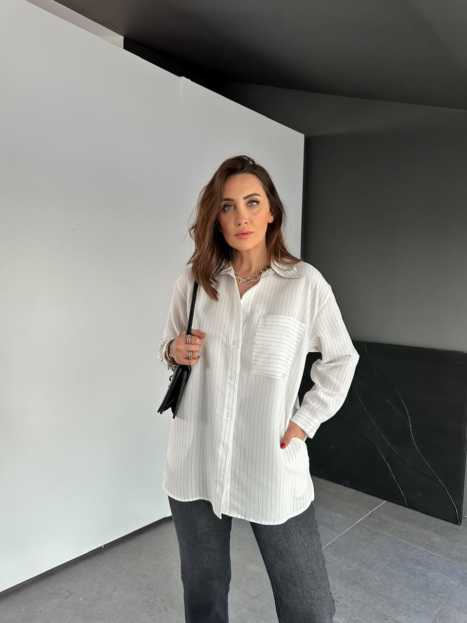 Beyaz Çizgili Cepli Basic Gömlek