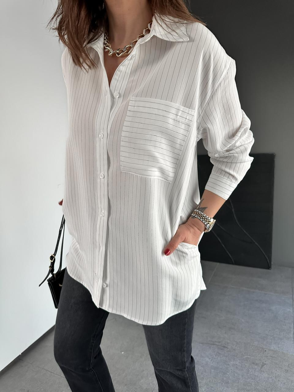 Beyaz Çizgili Cepli Basic Gömlek