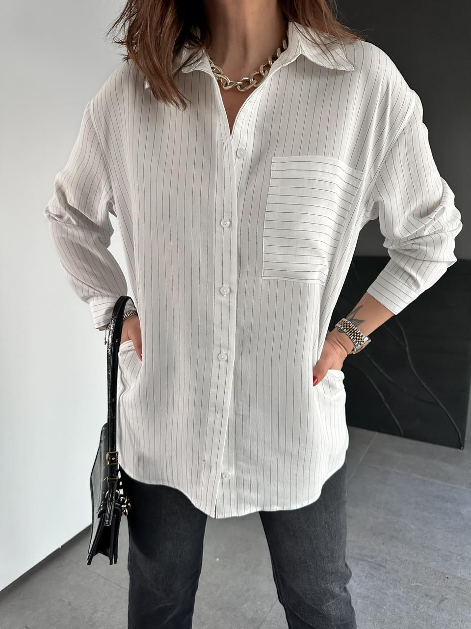 Beyaz Çizgili Cepli Basic Gömlek