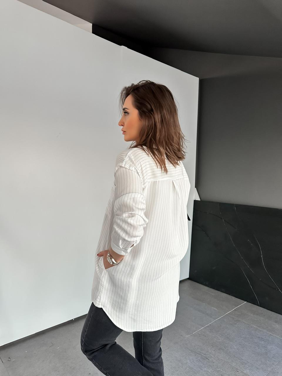 Beyaz Çizgili Cepli Basic Gömlek