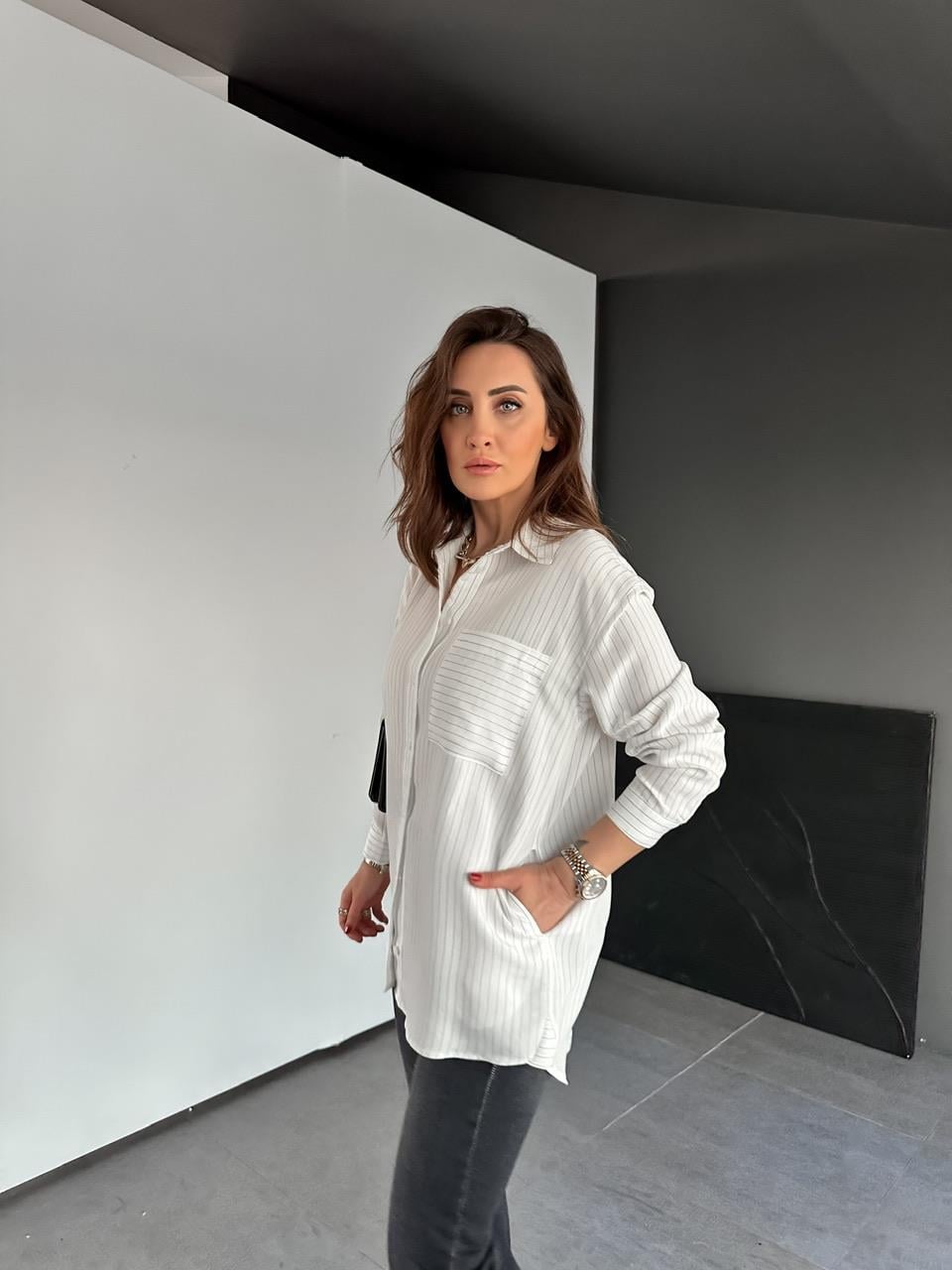 Beyaz Çizgili Cepli Basic Gömlek