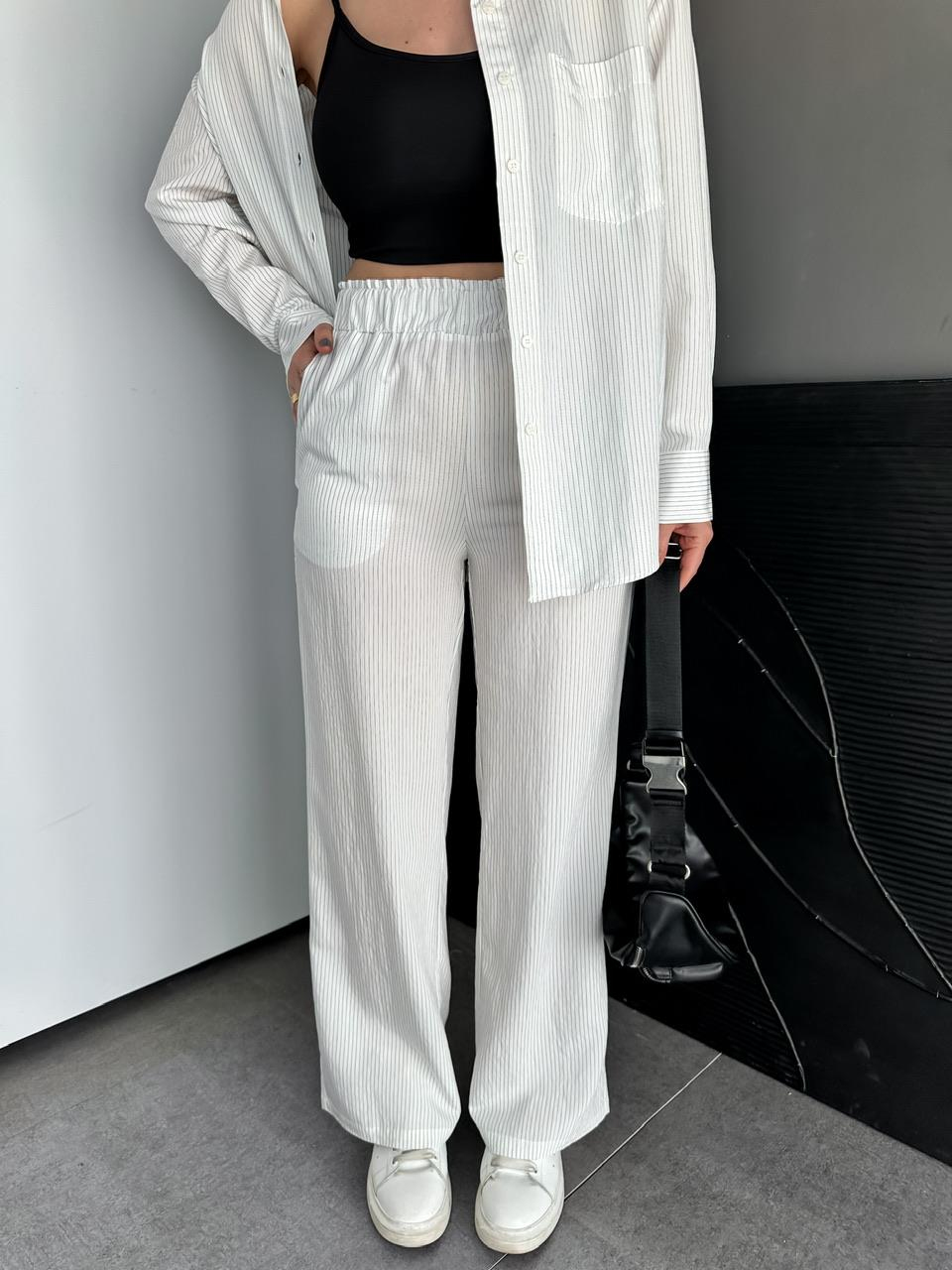 Beyaz Çizgili Gömlekli Basic Takım