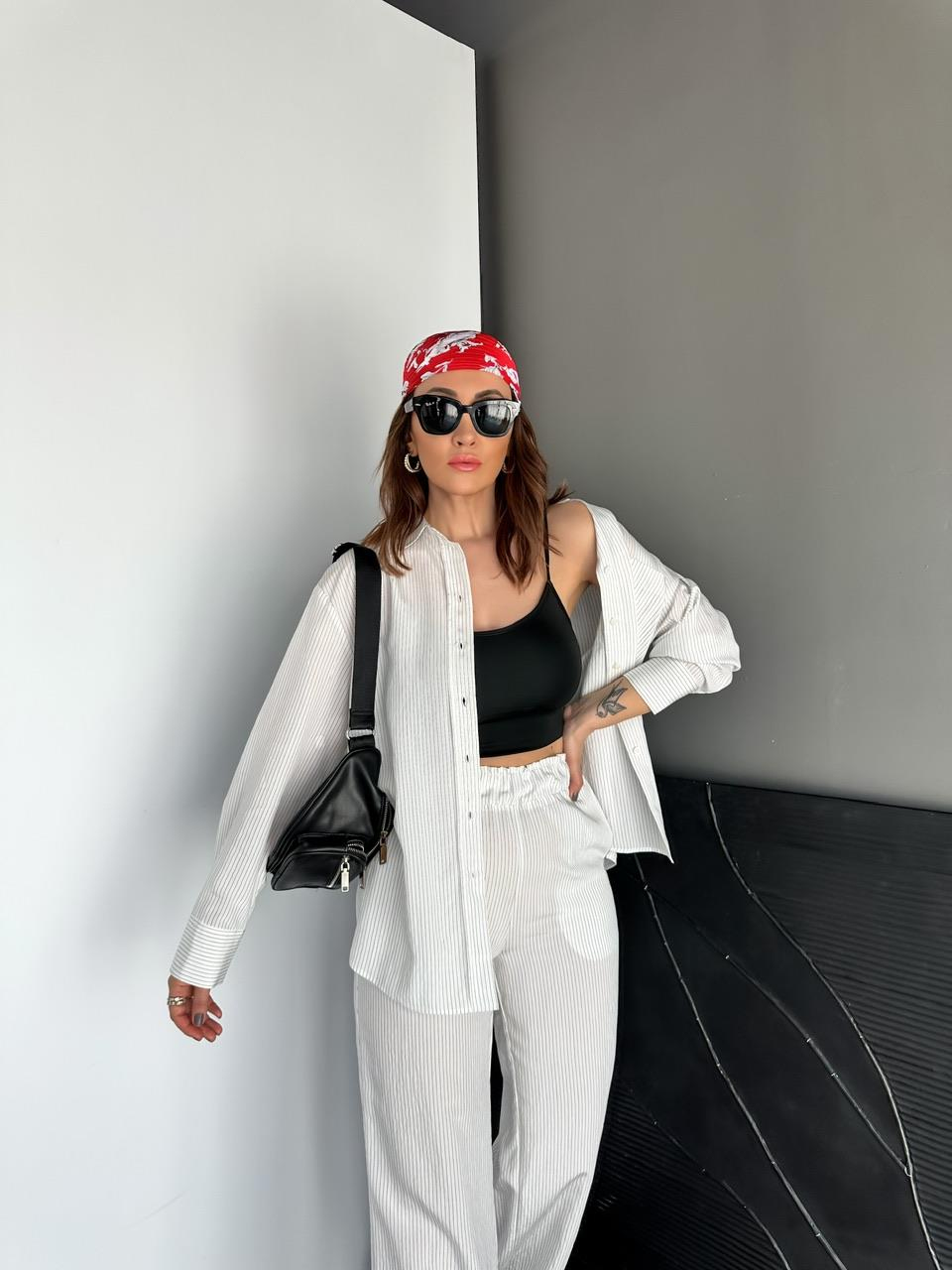 Beyaz Çizgili Gömlekli Basic Takım