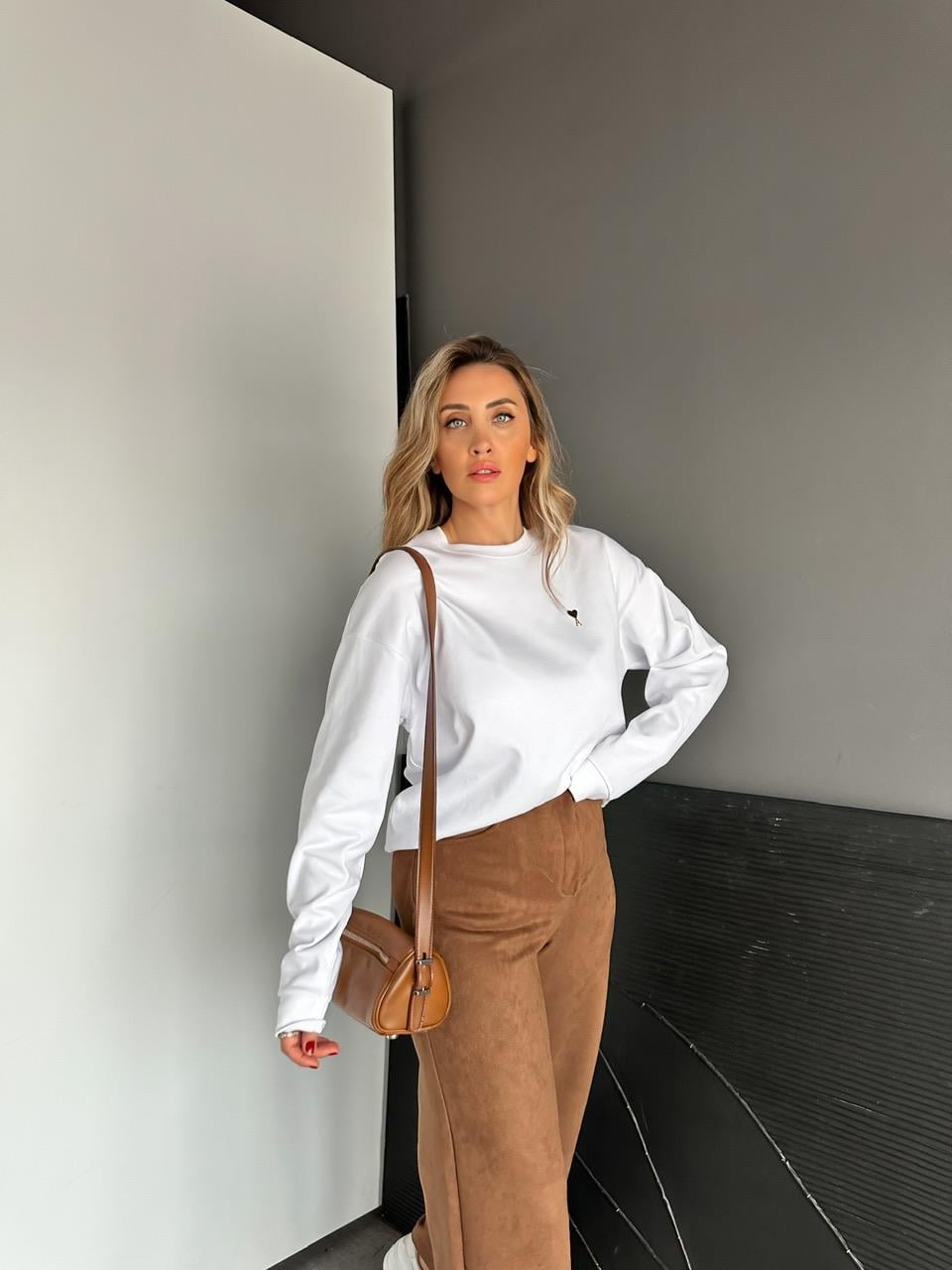 Beyaz Logolu Marka Model Sweatshirt