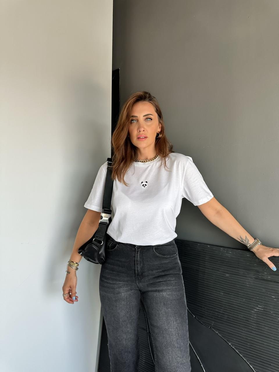 Beyaz Panda Figürlü Tshirt