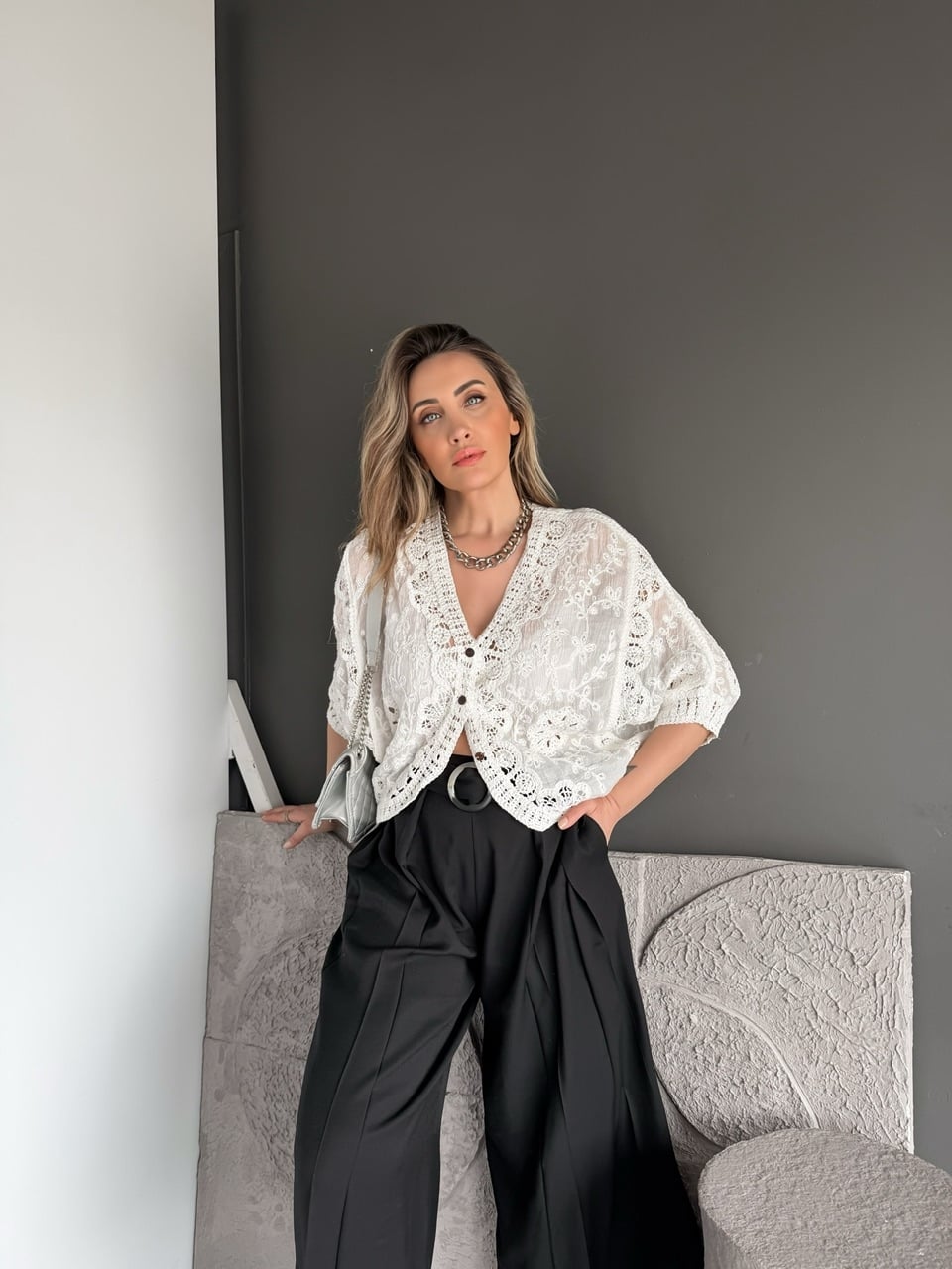 Beyaz Pullu Dantelli Bohem Bluz