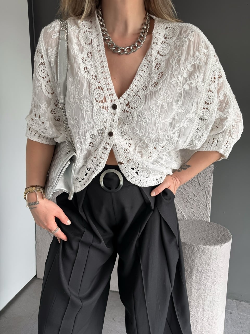 Beyaz Pullu Dantelli Bohem Bluz