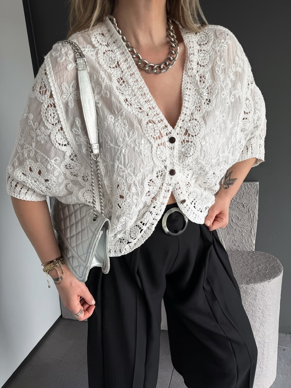 Beyaz Pullu Dantelli Bohem Bluz