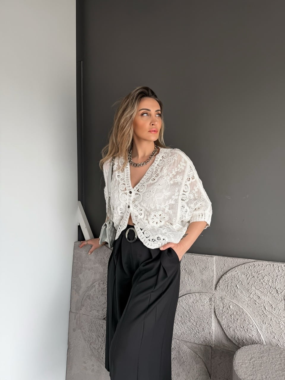 Beyaz Pullu Dantelli Bohem Bluz