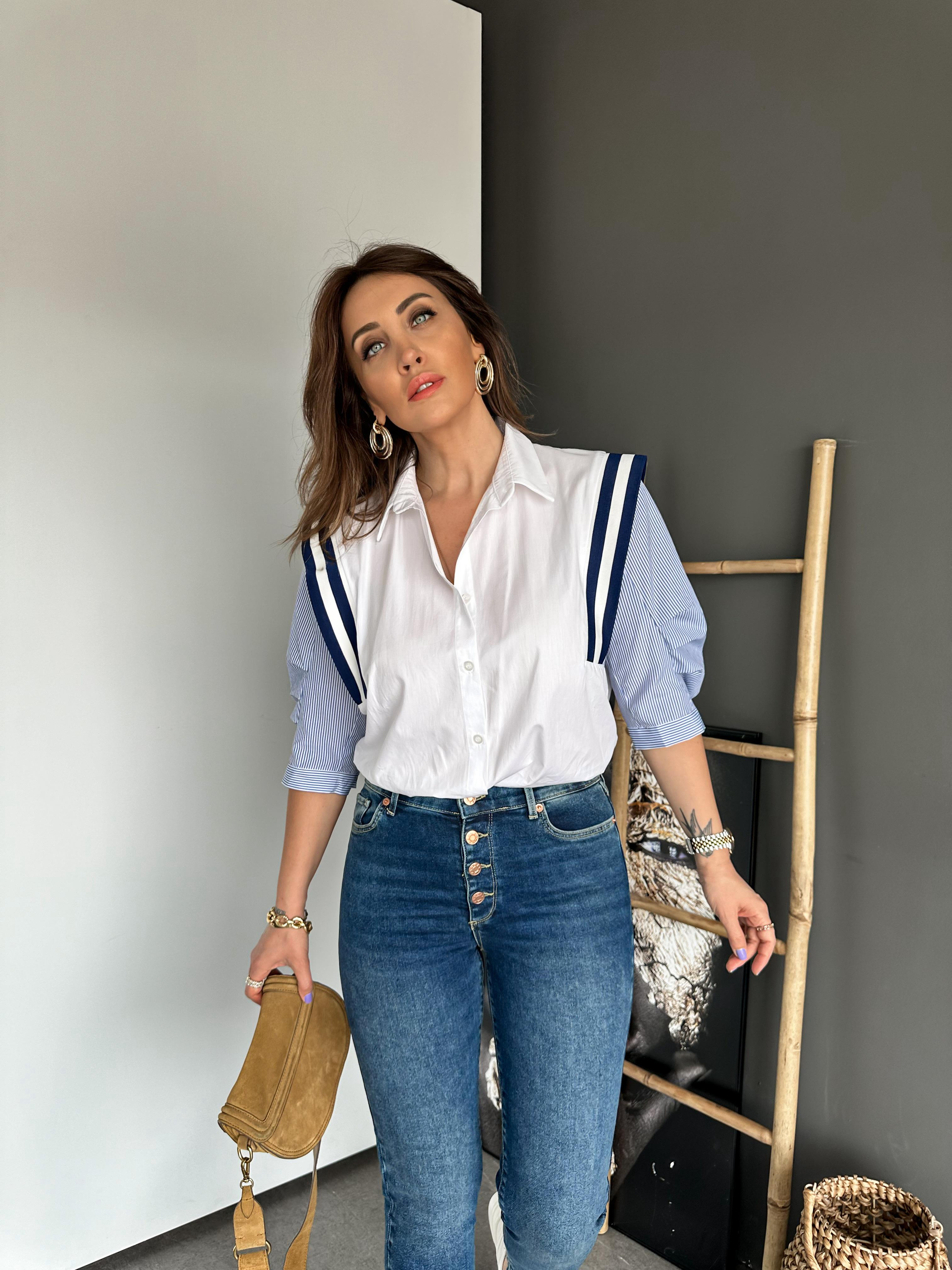 Beyaz Şeritli Tasarım Gömlek 