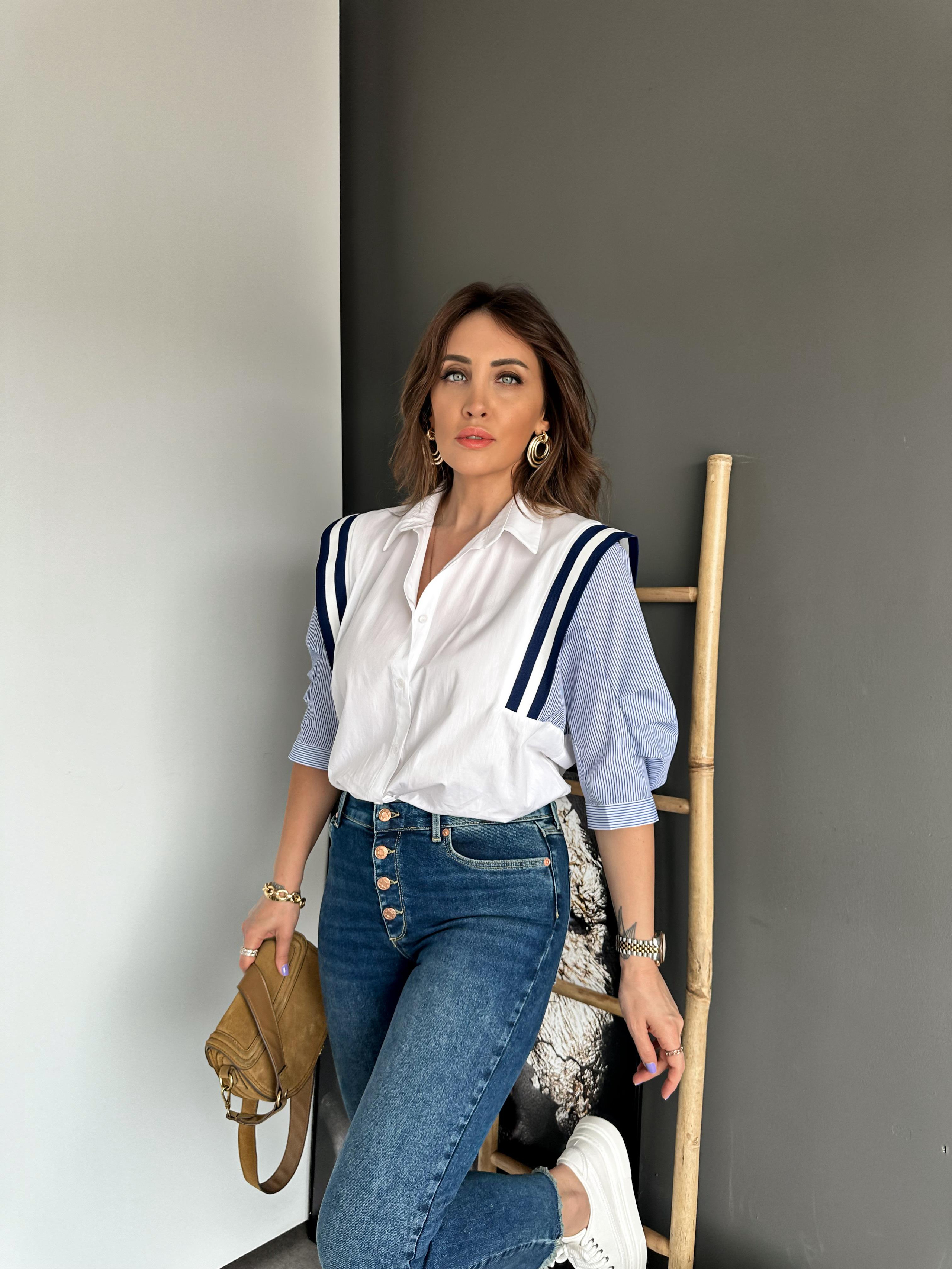 Beyaz Şeritli Tasarım Gömlek 