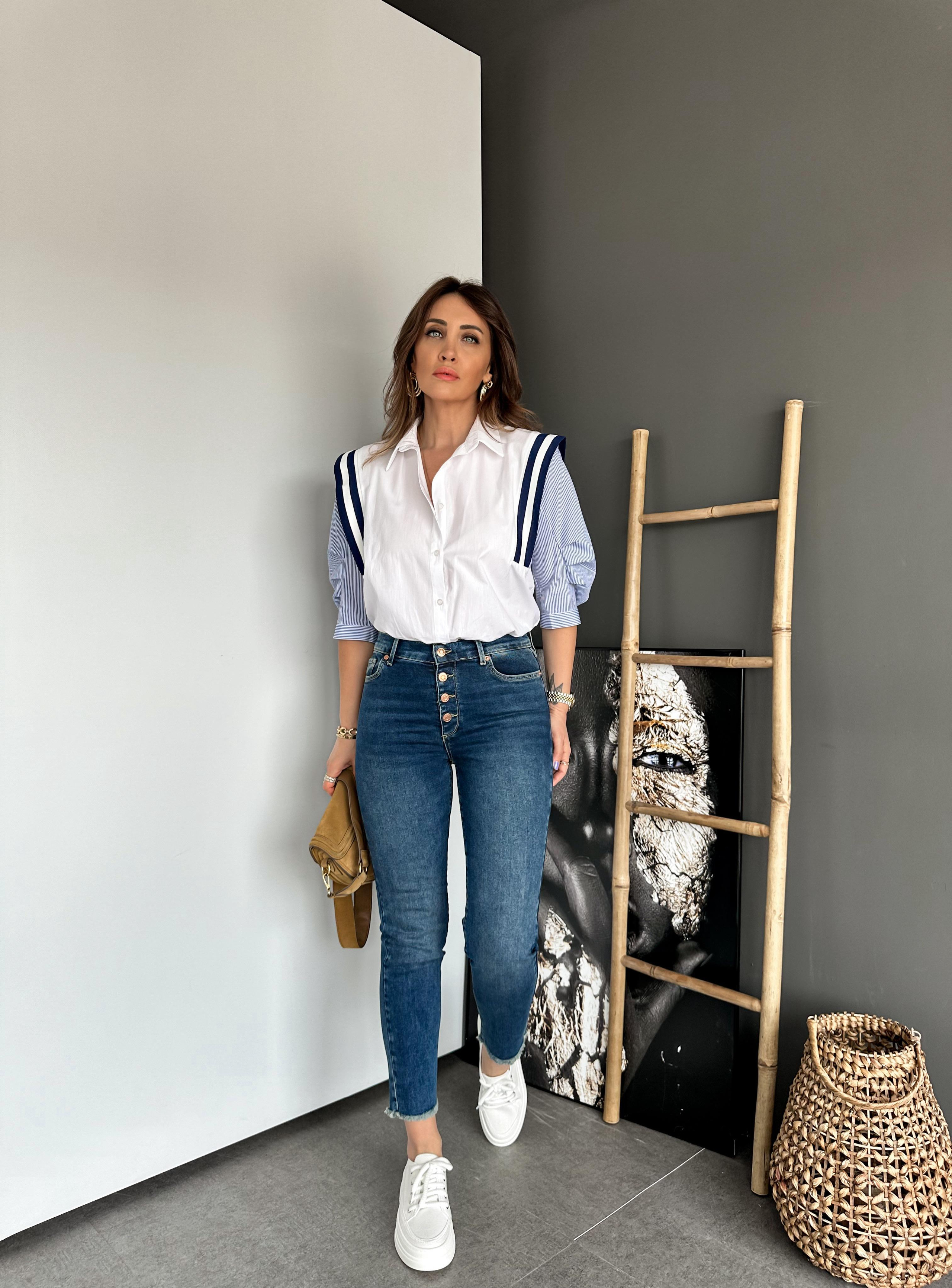 Beyaz Şeritli Tasarım Gömlek 