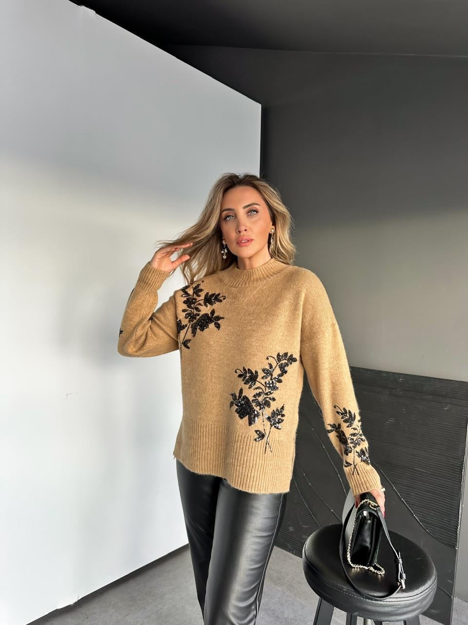 Camel Payetli Çiçek İşlemeli Orijinal Kazak