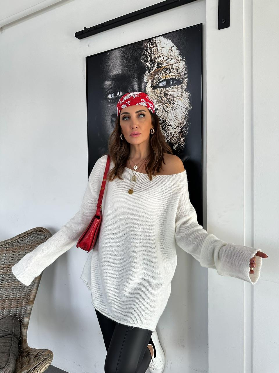 Ekru Kayık Yaka Basic Kazak