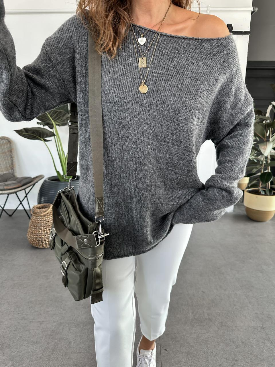 Gri Kayık Yaka Basic Kazak