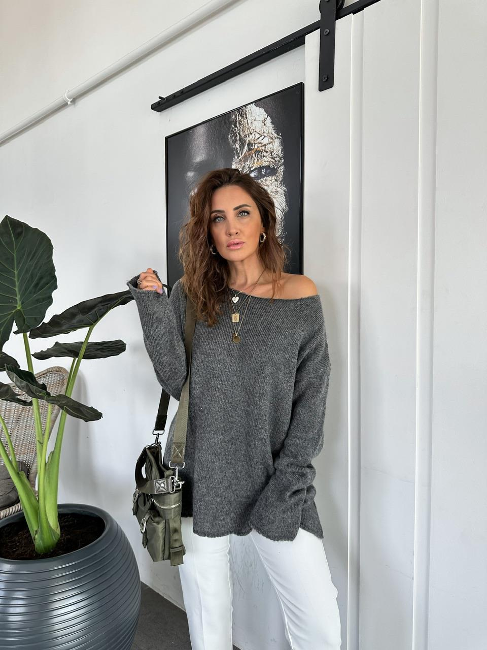 Gri Kayık Yaka Basic Kazak