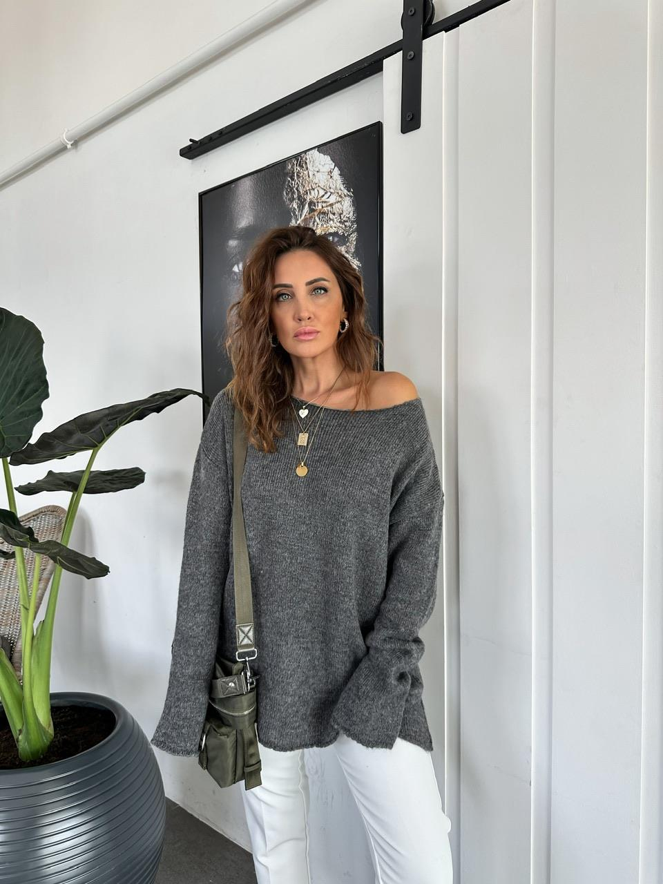 Gri Kayık Yaka Basic Kazak