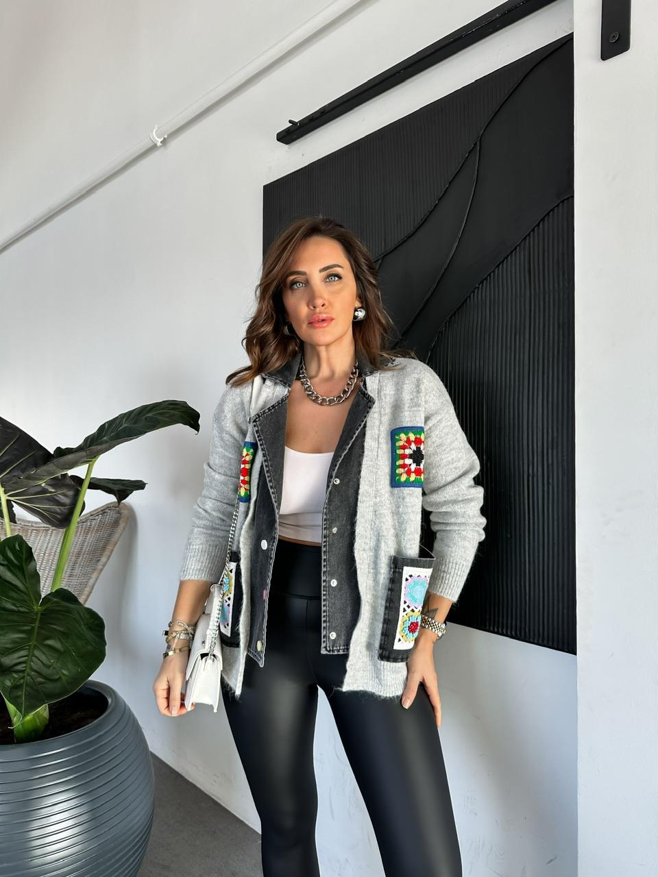 Gri Patchwork Nakışlı Kot Detaylı Hırka