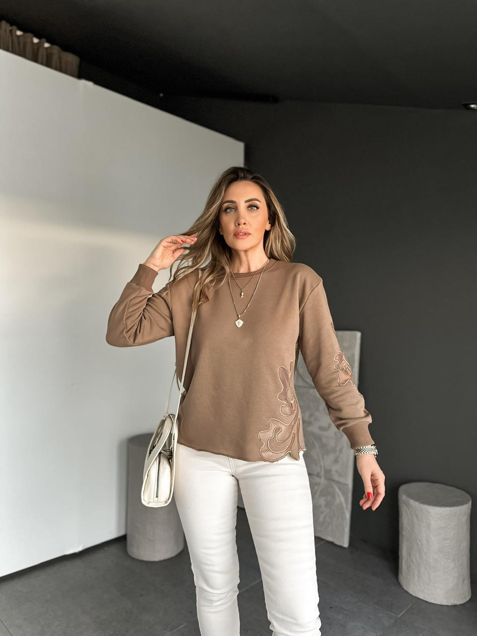 Kahve Nakışlı Marka Model Sweatshirt