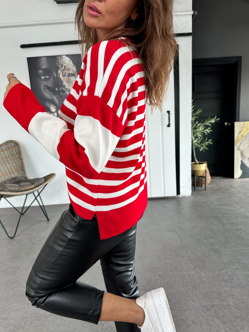 Kırmızı Çizgili Basic Kazak