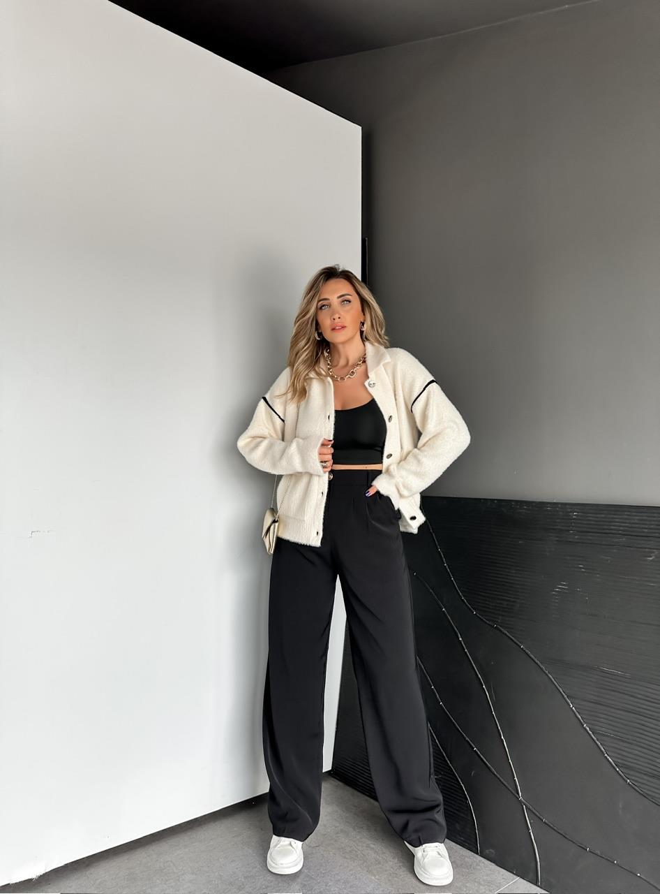 Krem Biyeli Düğmeli Hırka