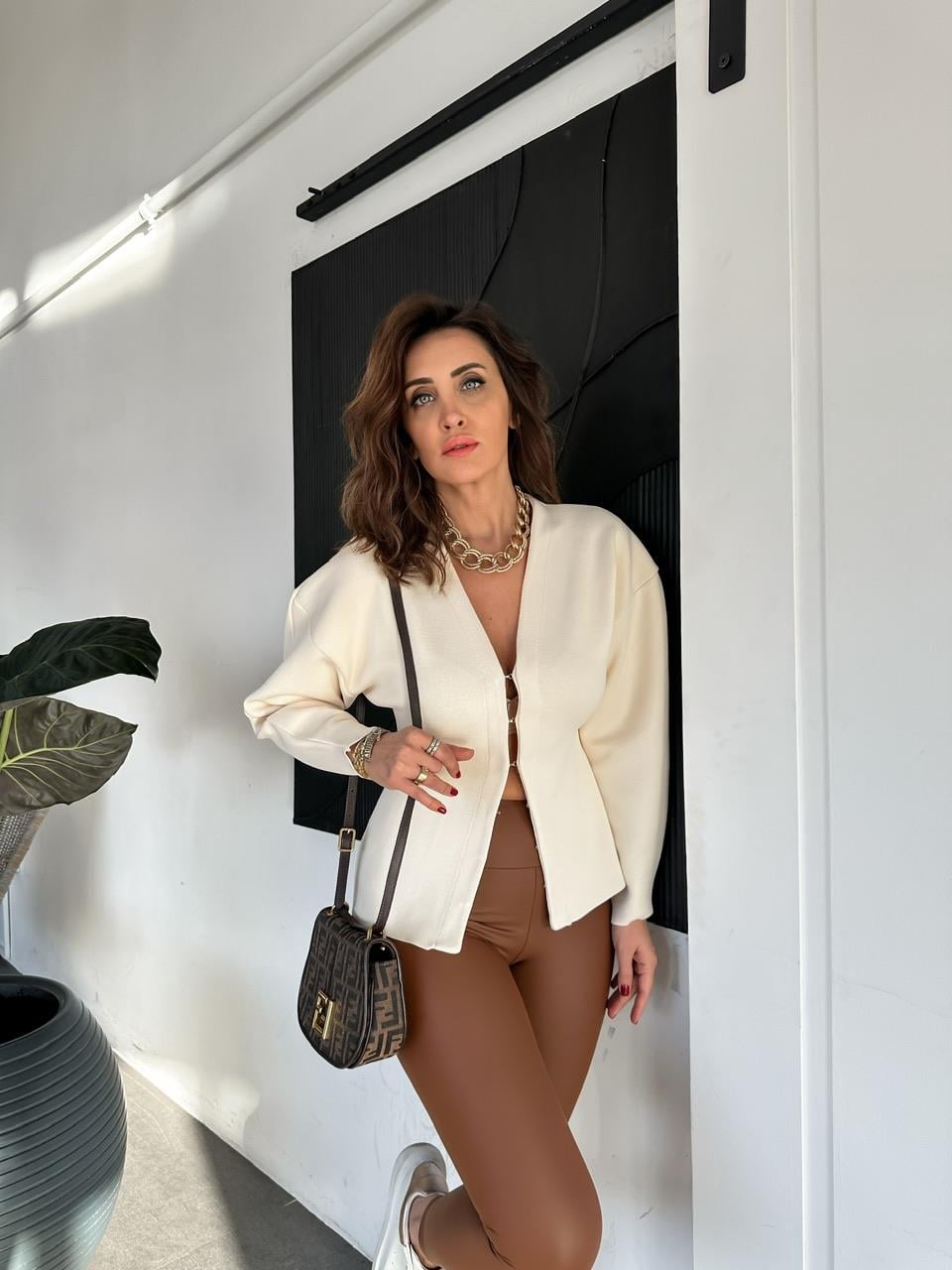 Krem Kancalı Çelik Örme Hırka