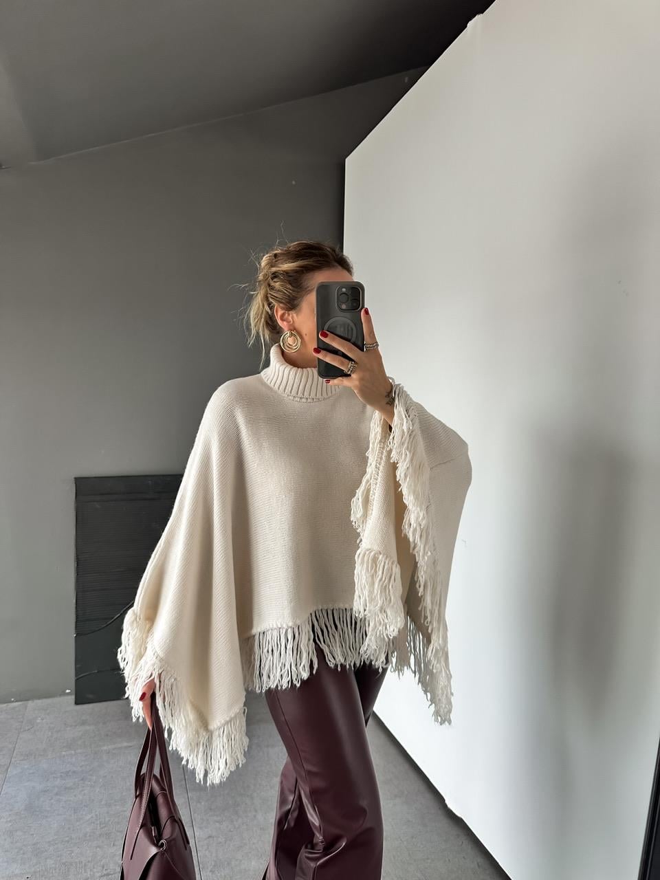 Krem Püsküllü Panço