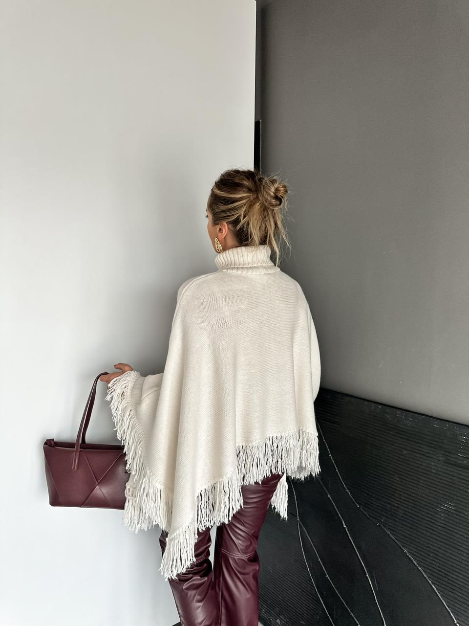 Krem Püsküllü Panço