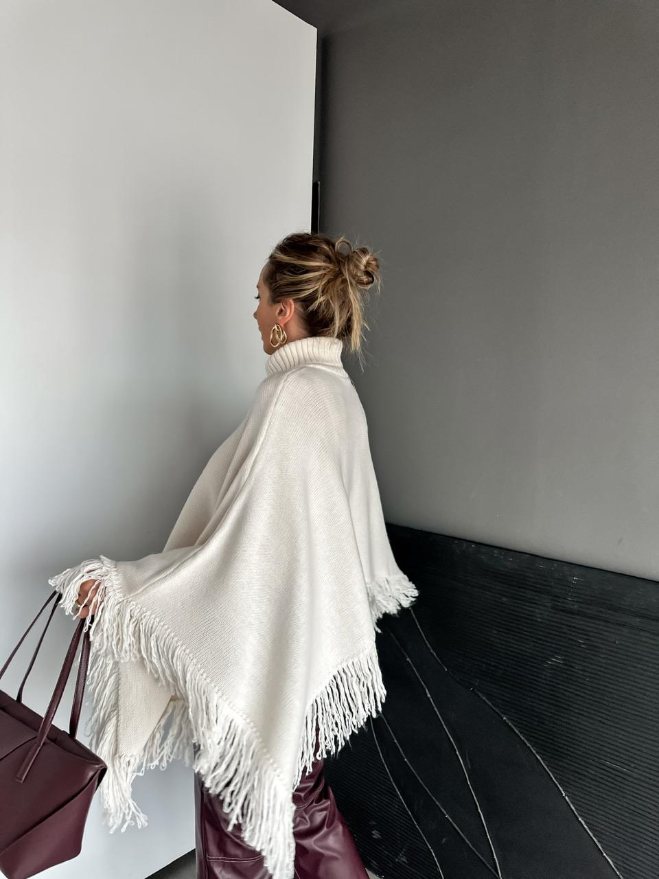 Krem Püsküllü Panço