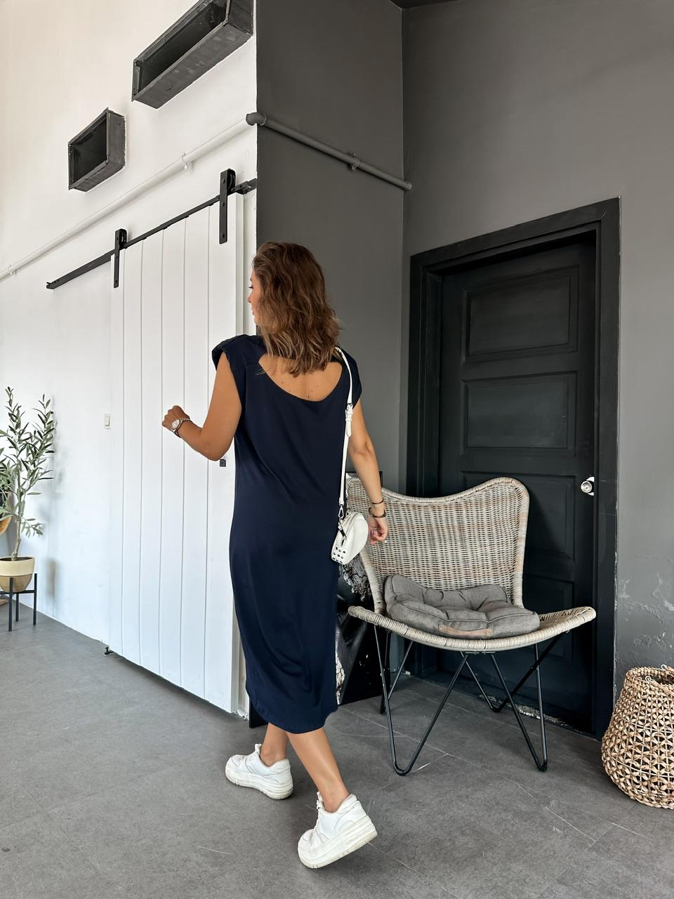 Lacivert Sırt Detaylı Basic Elbise