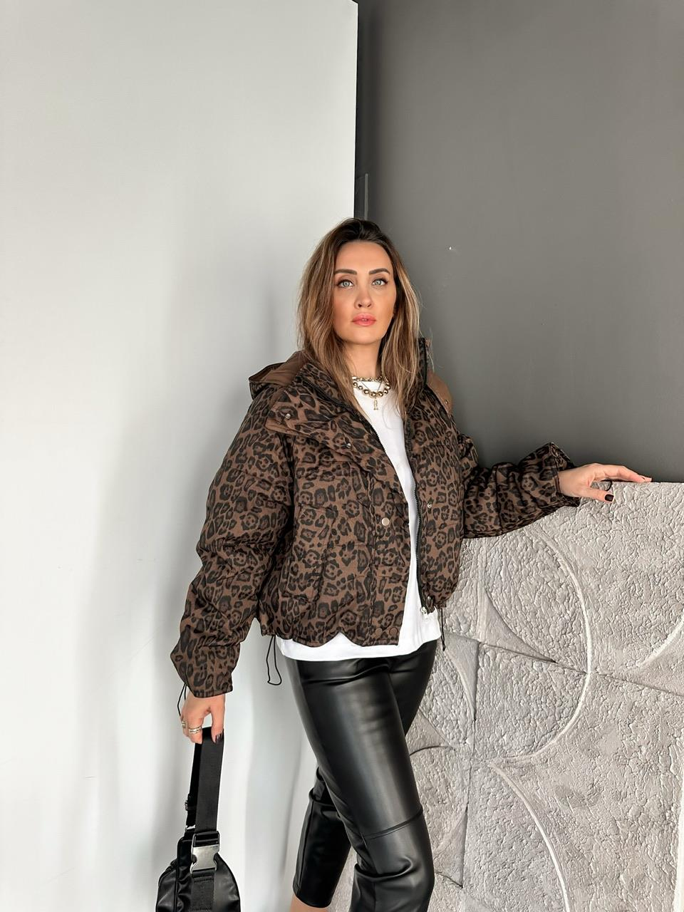 Leopar Kapşonlu Şişme Mont