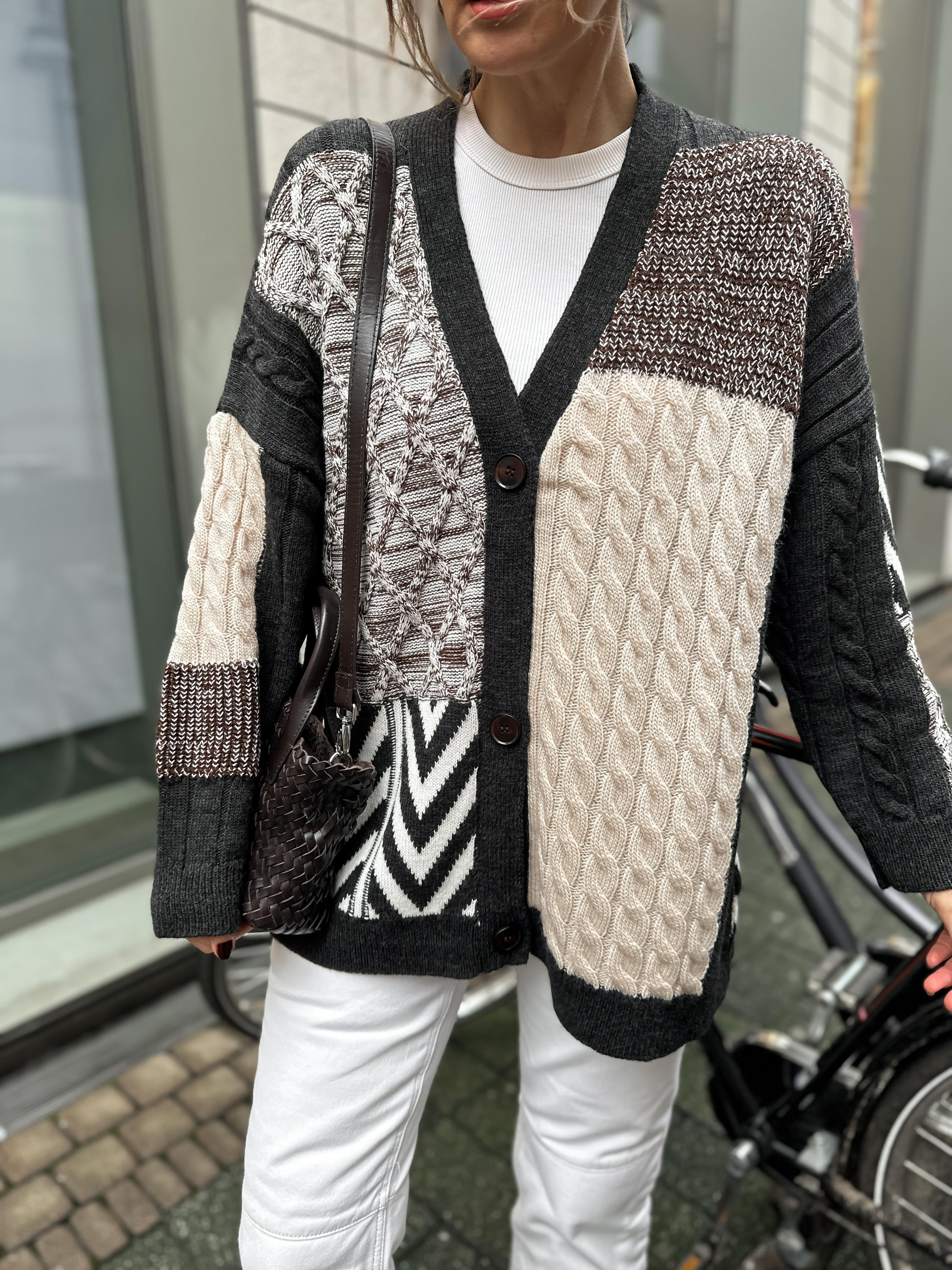 Patchwork Desenli Düğmeli Hırka