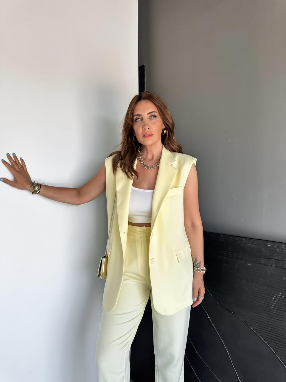 Sarı Yelek Pantolon Basic Marka Model Takım