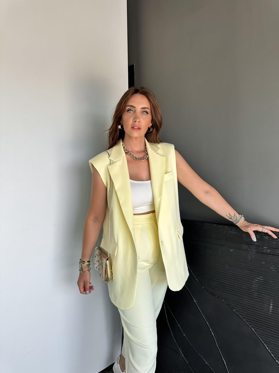 Sarı Yelek Pantolon Basic Marka Model Takım