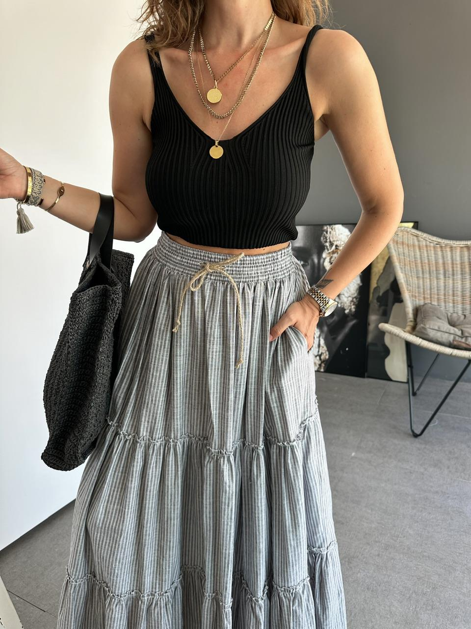 Siyah Askılı Triko Crop