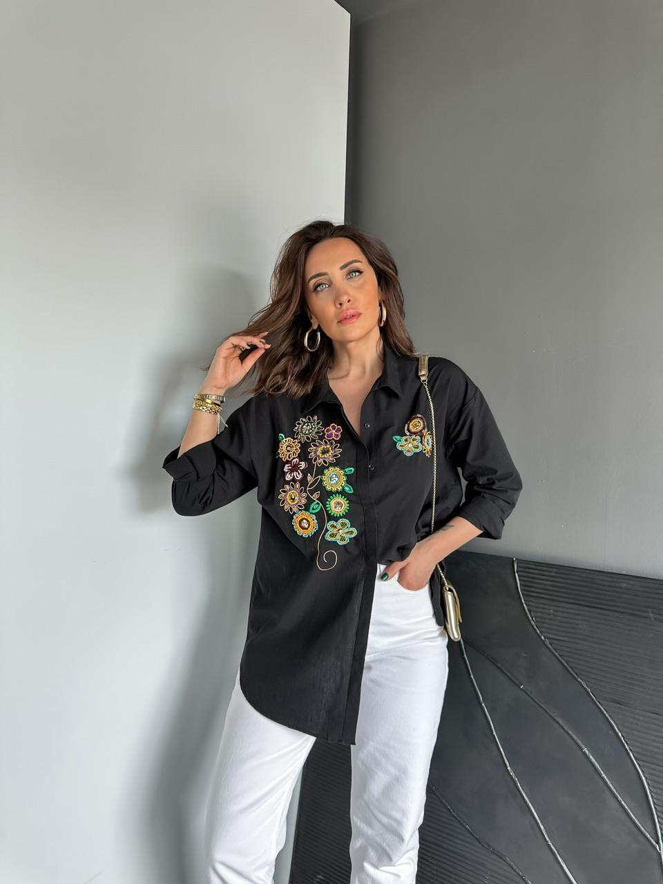 Siyah Çiçekli İşlemeli Poplin Gömlek